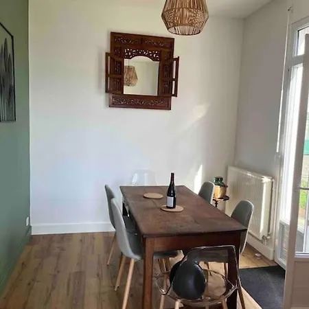 Сasa de vacaciones Maison Avec Jardin 5 Min Vichy 5 Min Voie Verte Abrest