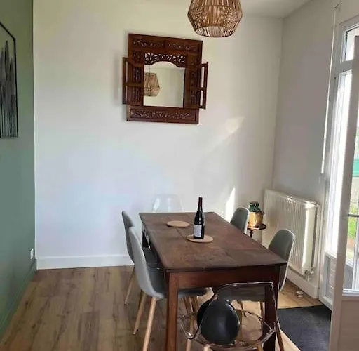 Дом отдыха Maison Avec Jardin 5 Min Vichy 5 Min Voie Verte Abrest